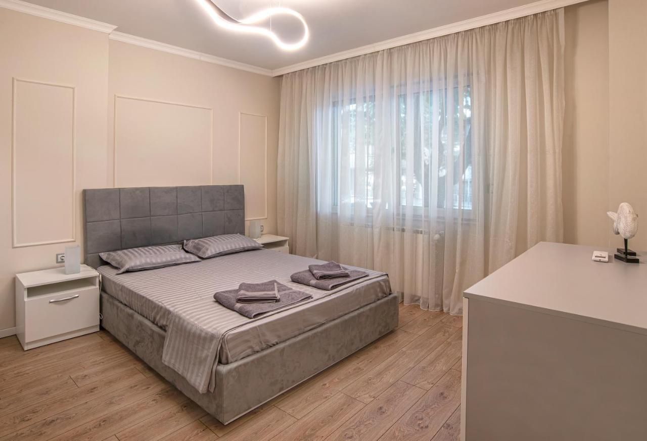 Tina'S 2 Bedroom Top Central Apartment Sofia Buitenkant foto